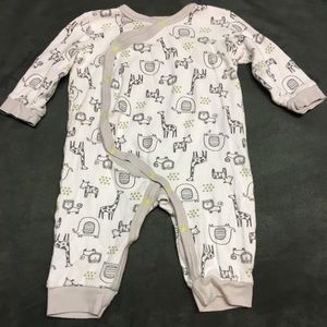 🍏Animal onesie 6-9 months